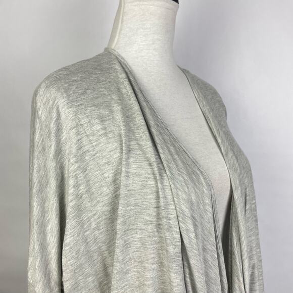 Cabi #3245 | Taylor Twist Heather Gray Long Sleeve Draped Front Knit Top - Picture 6 of 11